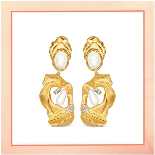Pearl Garden in Sand Earrings